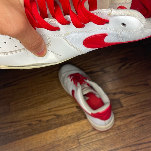 Nike Air Force 1 2010 White and Red - Picture 5 of 8